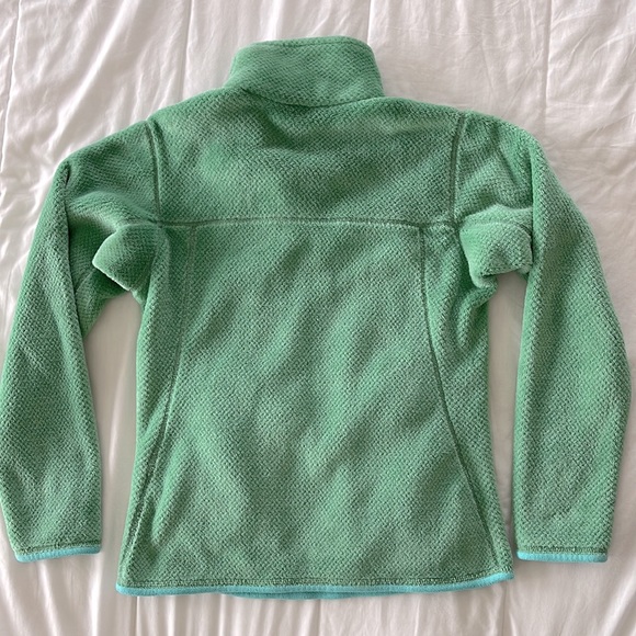 Patagonia Women's Lightweight Synchilla Snap-T Fleece Pullover Top - Picture 2 of 4